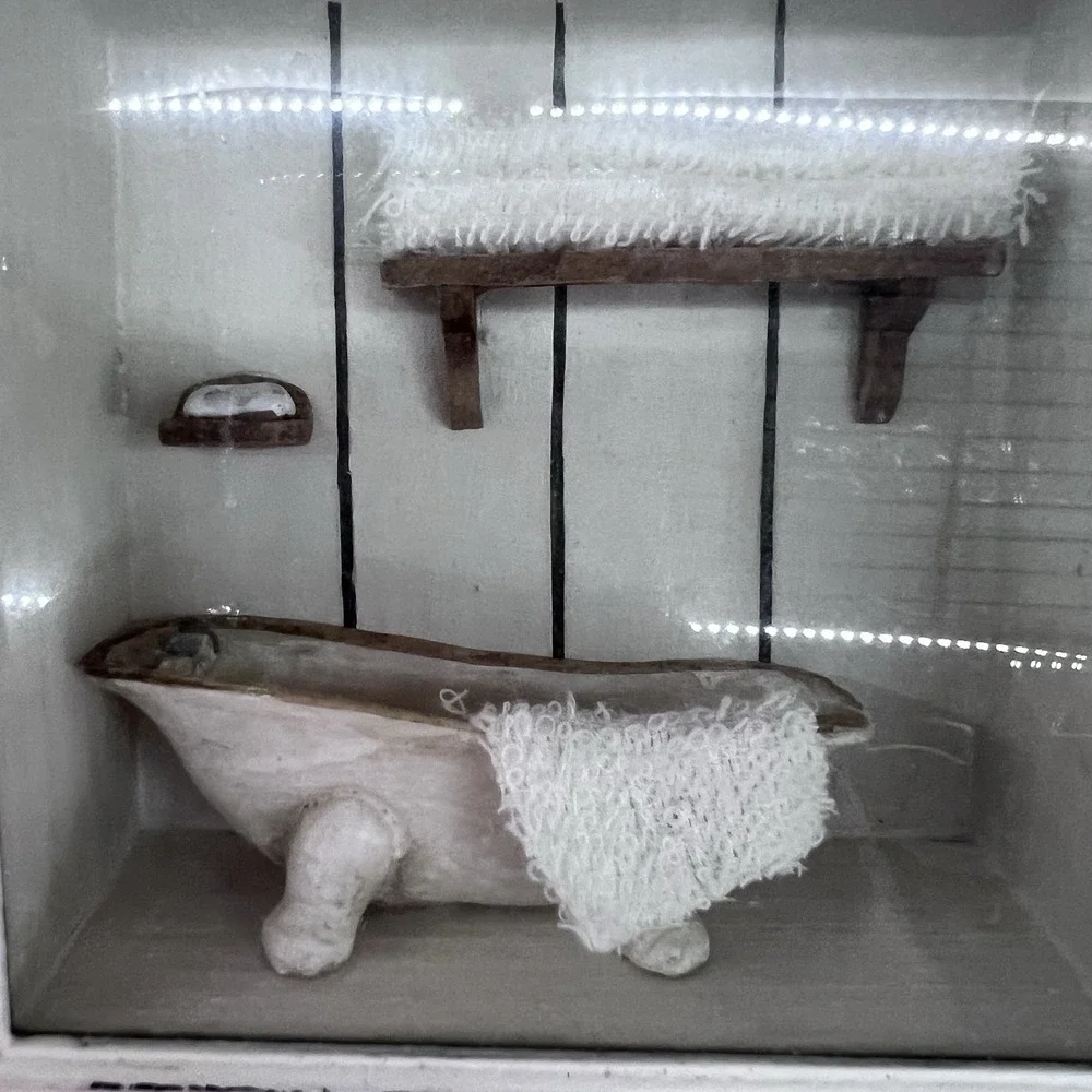 Set of 2 Vintage Wooden Whitewashed 3D Home Décor Bathtub Bathroom Dioramas 6.5